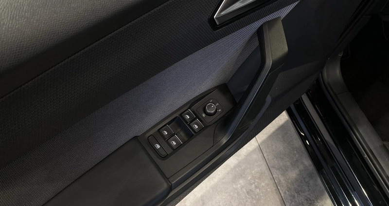 Seat Leon cena 78900 przebieg: 79100, rok produkcji 2021 z Aleksandrów Kujawski małe 352